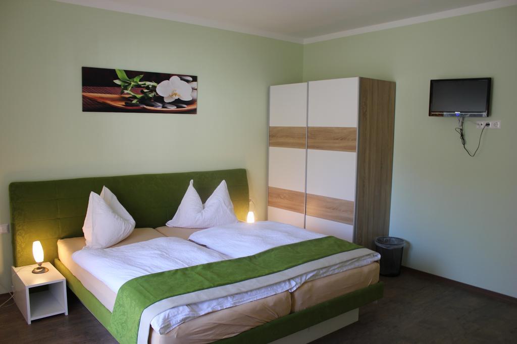 Gasthof Zum Mohrn Oberwoelz Stadt Room photo
